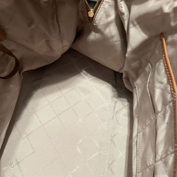 Michael Kors Large Travel Bag - Picture 12 of 16